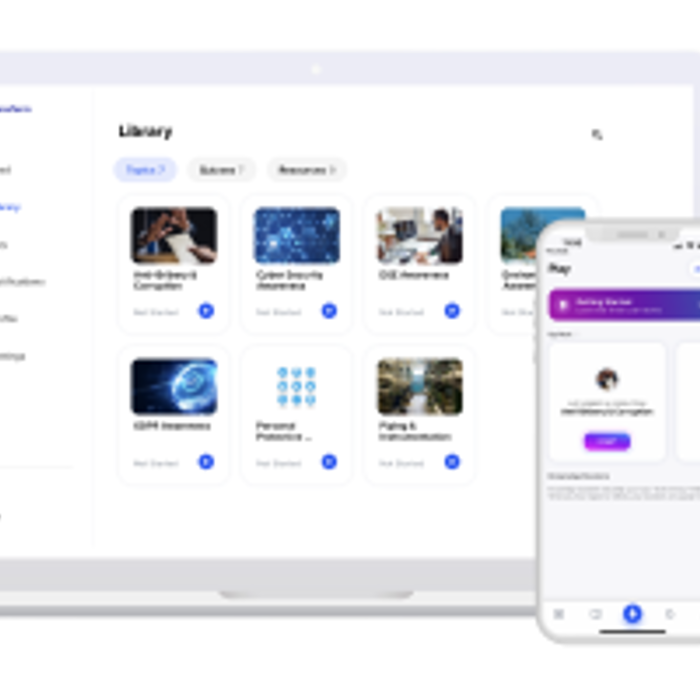 Um computador portátil e um smartphone apresentam uma interface de uma plataforma de aprendizagem em linha, com uma biblioteca de cursos sobre cibersegurança e tópicos relacionados.